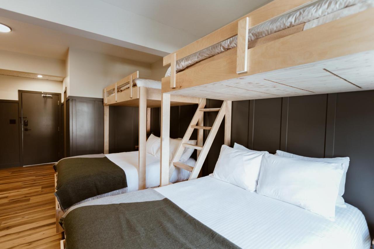 The Flying Steamshovel Inn Rossland Bagian luar foto